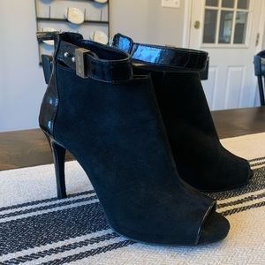 Jennifer Lopez Poca Black Ankle Booties